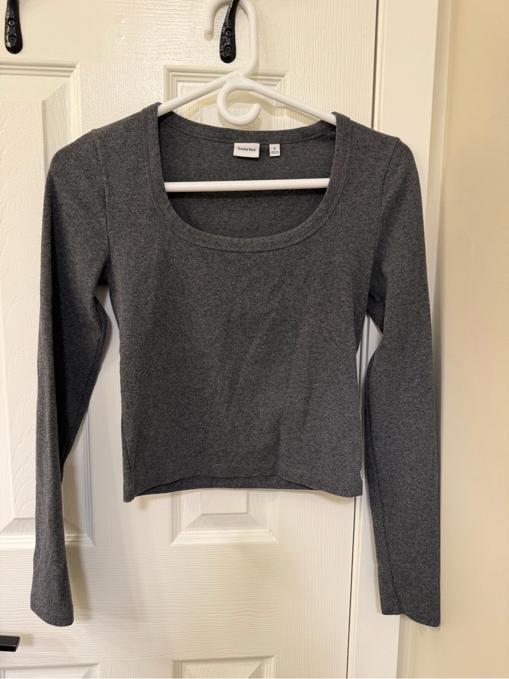 Women’s Long Sleeve Scoop Neck Cropped Top - Dark Gray